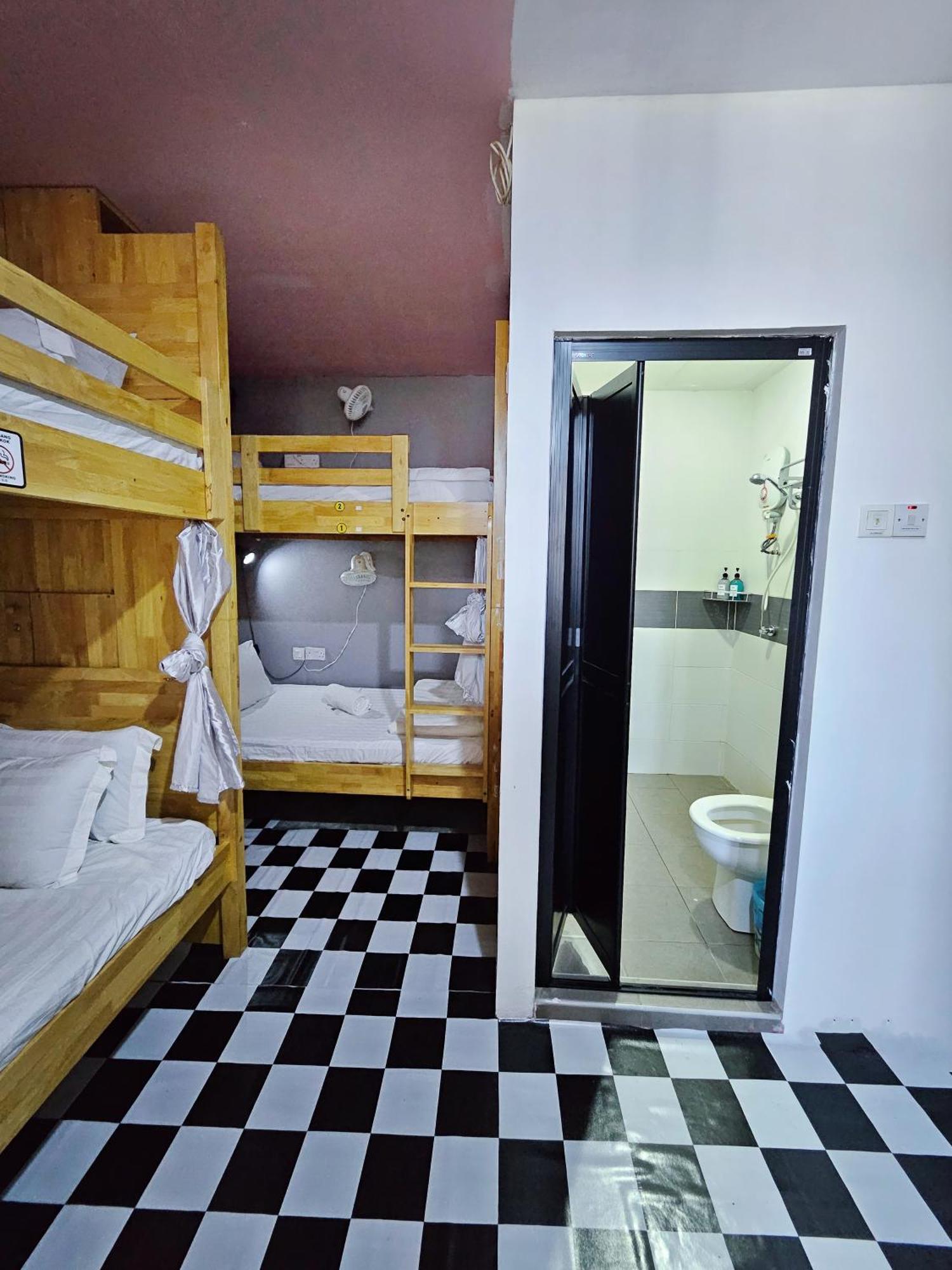 The 60 George Town