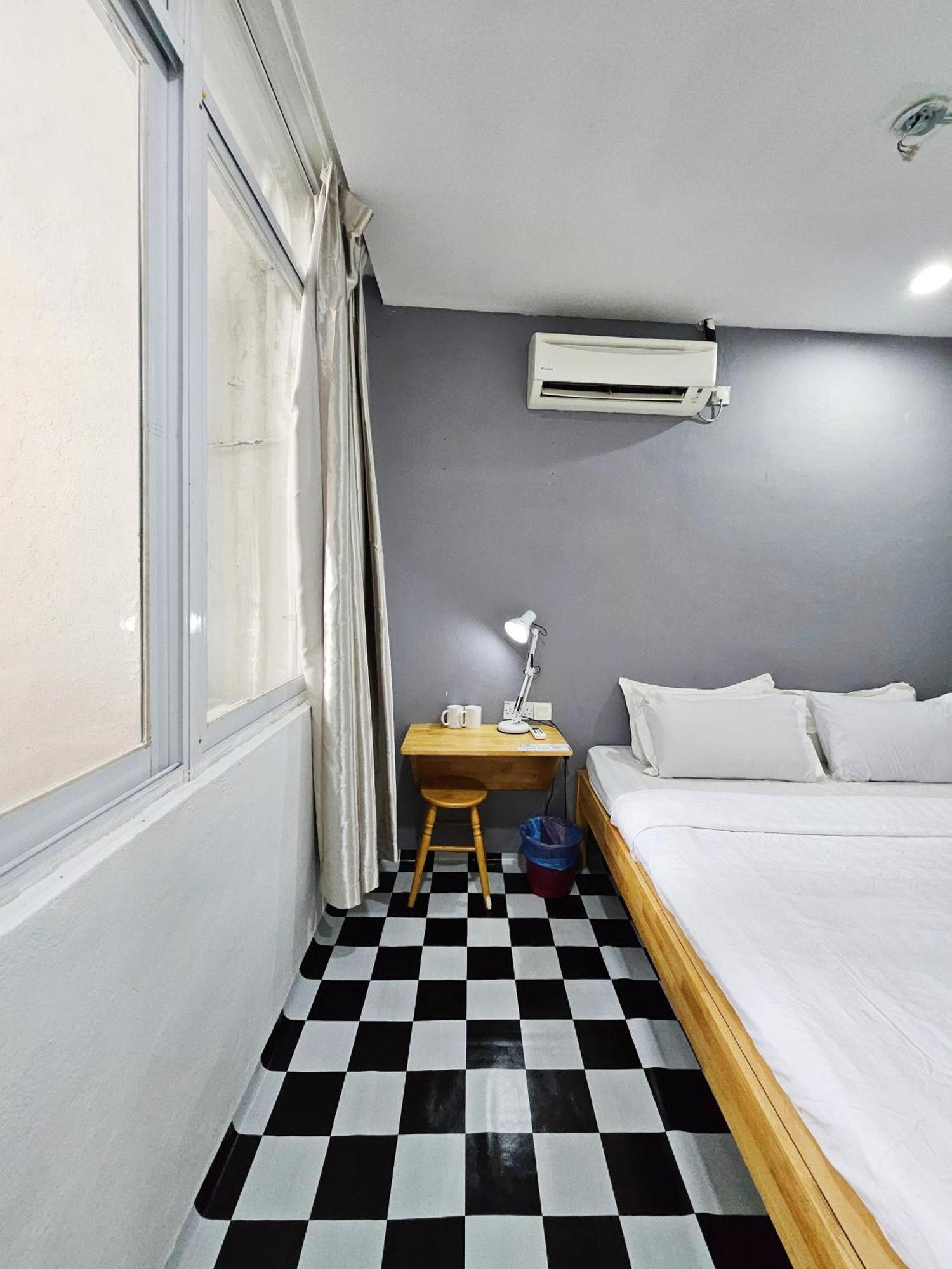 The 60 George Town