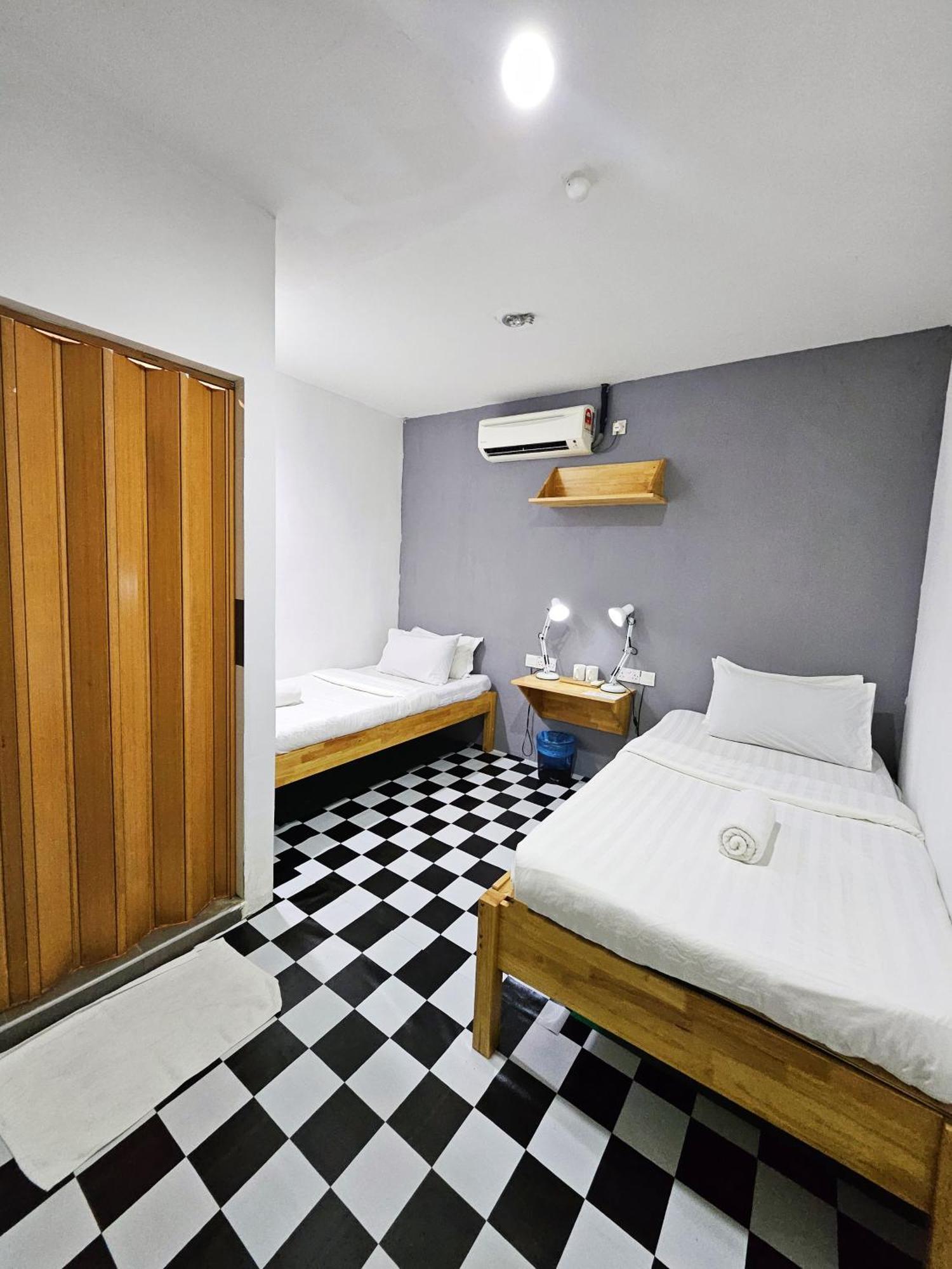 The 60 * George Town